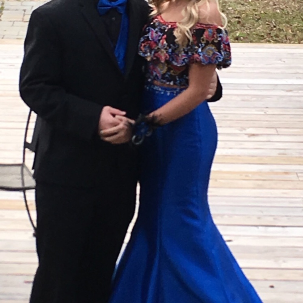 Elle Wilde prom dress